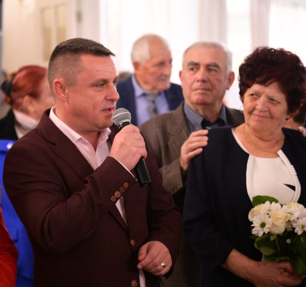 1 Octombrie – Ziua Internațională a Persoanelor Vârstnice. Mesajul deputatului Lucian Morar: „Să le fim aproape, să îi ascultăm, să îi prețuim”
