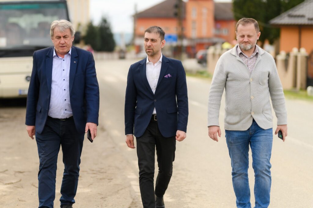 Colaborare pentru oameni, nu pentru orgolii!